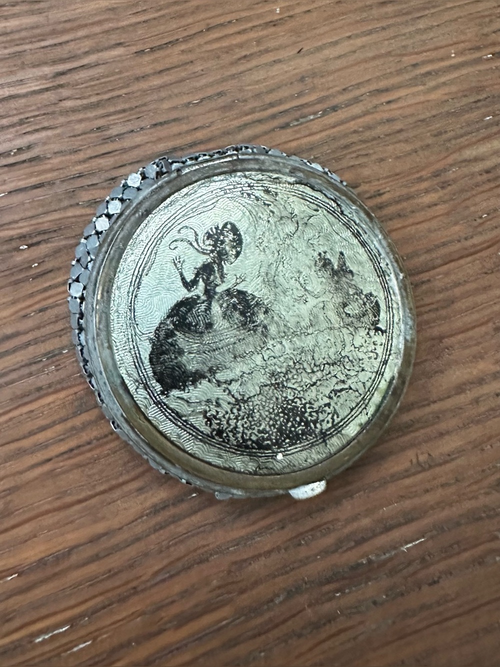Vintage Silver Tone Compact-Made In U.S.A. Silhouette Design On Top Black Bottom